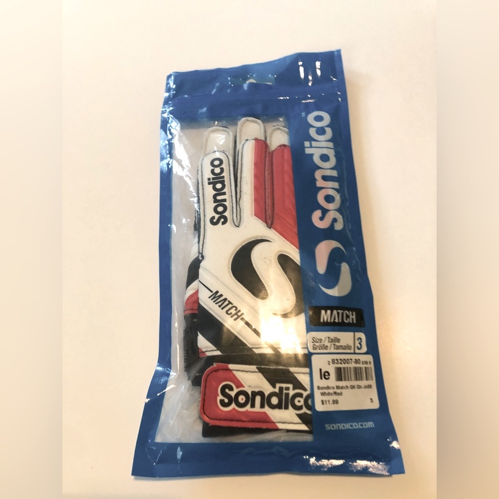 Sondico Children’s goalie gloves. Size 3.  New in package never opened